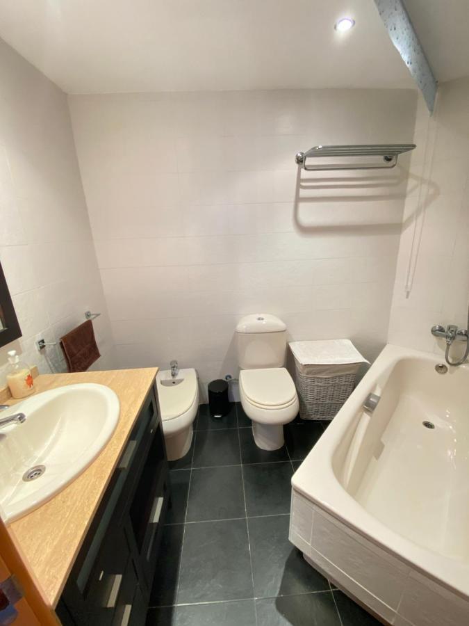 Elegant 2-Bedroom Apartment In Benidorm With Private Pool And Scenic Garden Views Cala de Finestrat Kültér fotó
