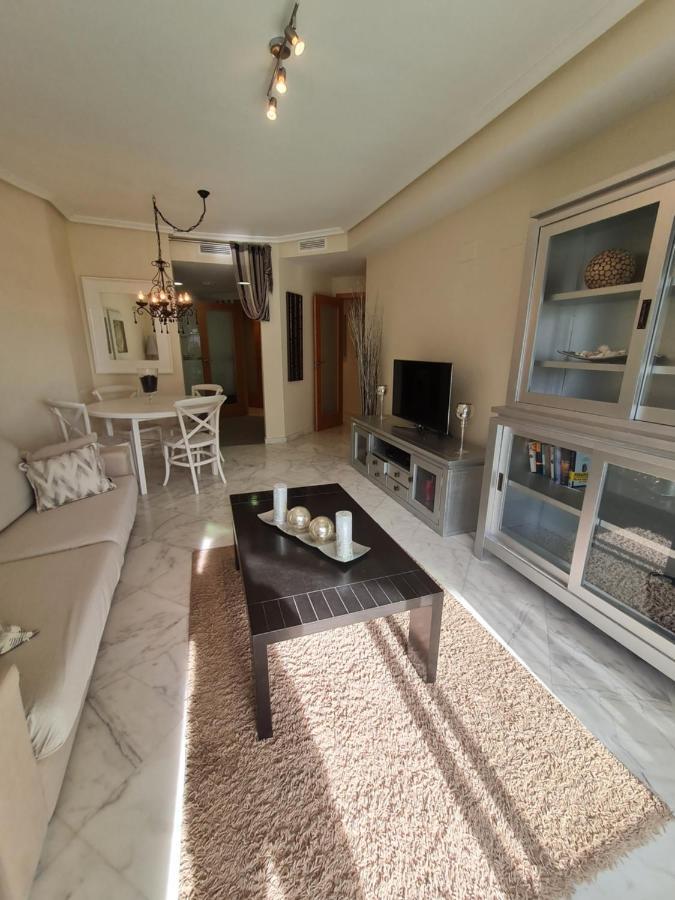 Elegant 2-Bedroom Apartment In Benidorm With Private Pool And Scenic Garden Views Cala de Finestrat Kültér fotó